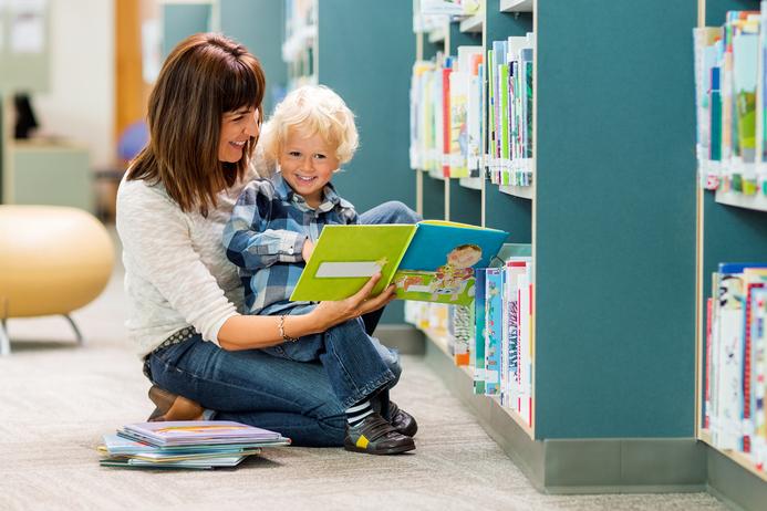 Kinderzimmer Wandregal