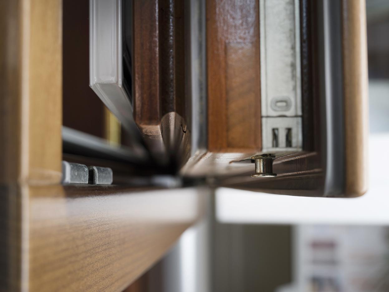 Fenster mit Pilzzapfen vom #Branche1#