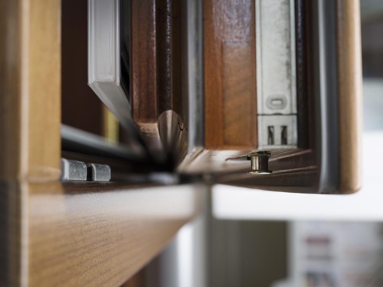 Fenster mit Pilzzapfen vom #Branche1#